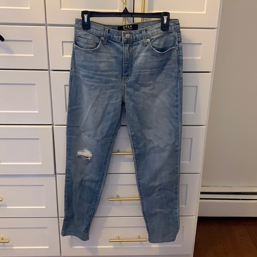 DLTA Relaxed Jean size 27 never worn tags attached